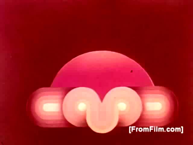 The still features a vivid, psychedelic visual style typical of the early 70s. A glowing circular shape, resembling a sun or orb, dominates the composition against a rich red background. Below, abstract, rounded forms suggest movement and innovation, reflecting the product's modernity. The phrase 'Evoluir faz bem' ('Evolving is good') encapsulates the theme of progress and technological advancement associated with the Philips Norleco shaver. The overall aesthetic captures the playful and experimental spirit of the era.